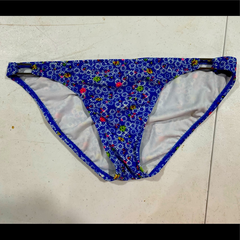Bikini bottoms
